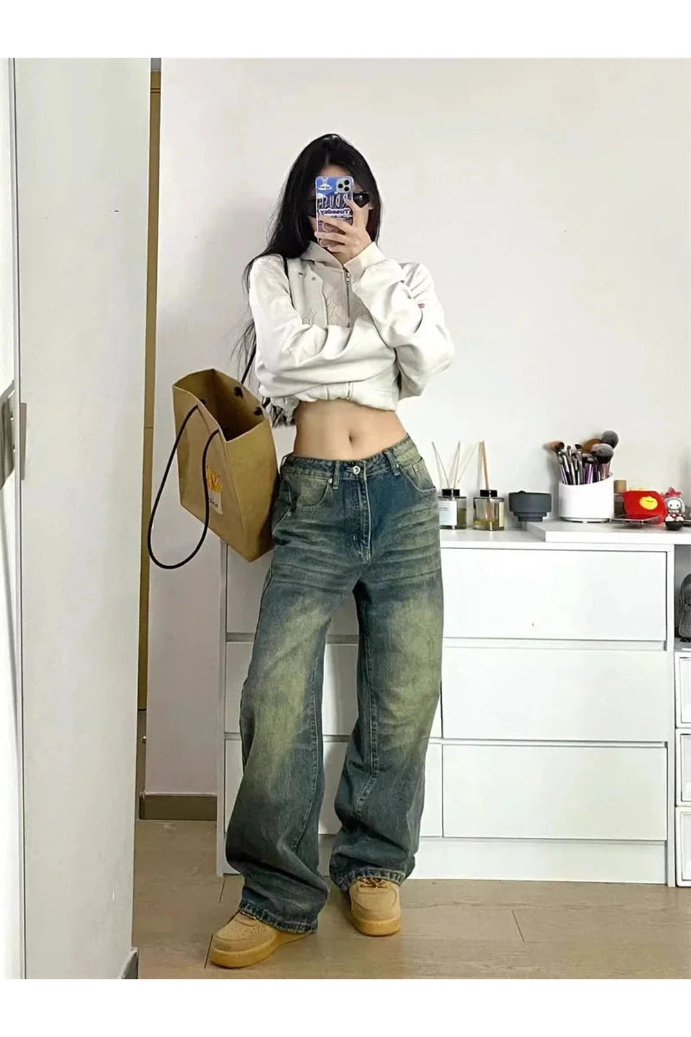 Washed Low-Rise Baggy Jeans