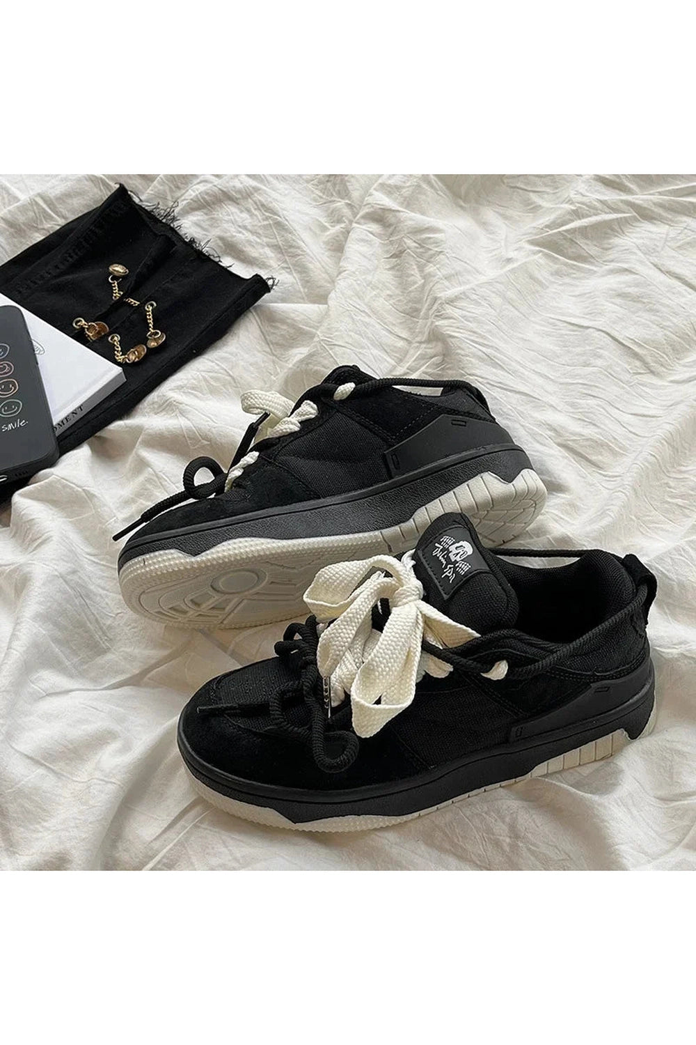 Y2k Monochrome Edge Low-Top Sneakers
