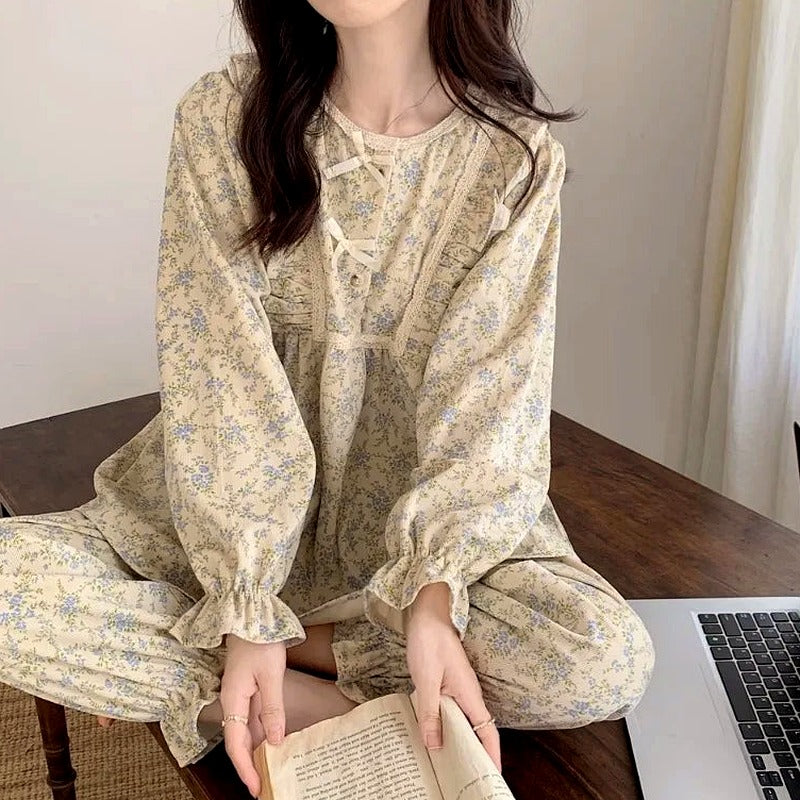 Vintage Bloom Spitzen-Pyjama-Set
