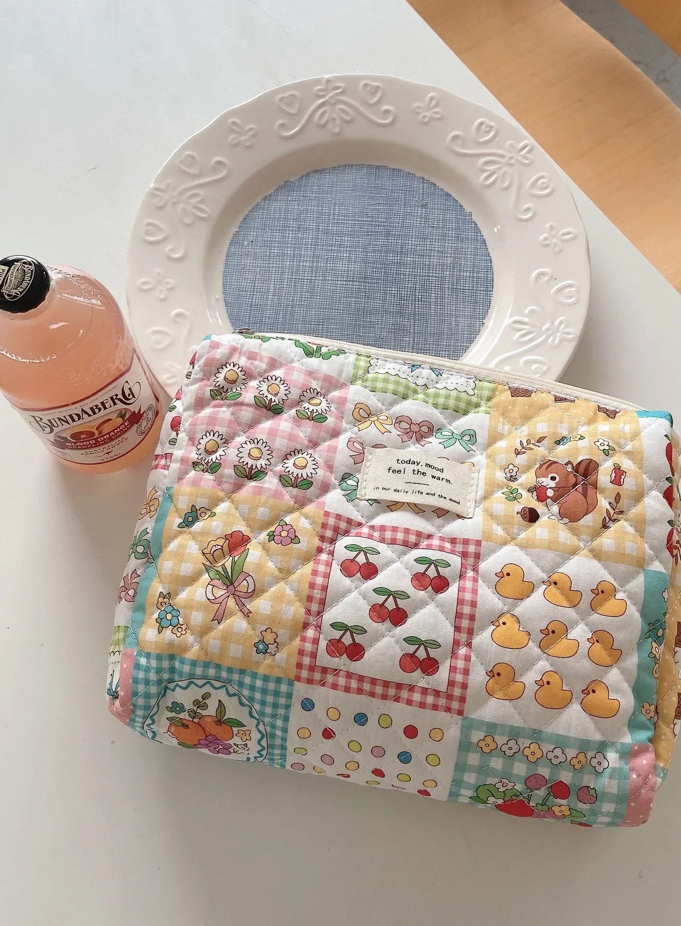 Weiche karierte Kosmetiktasche