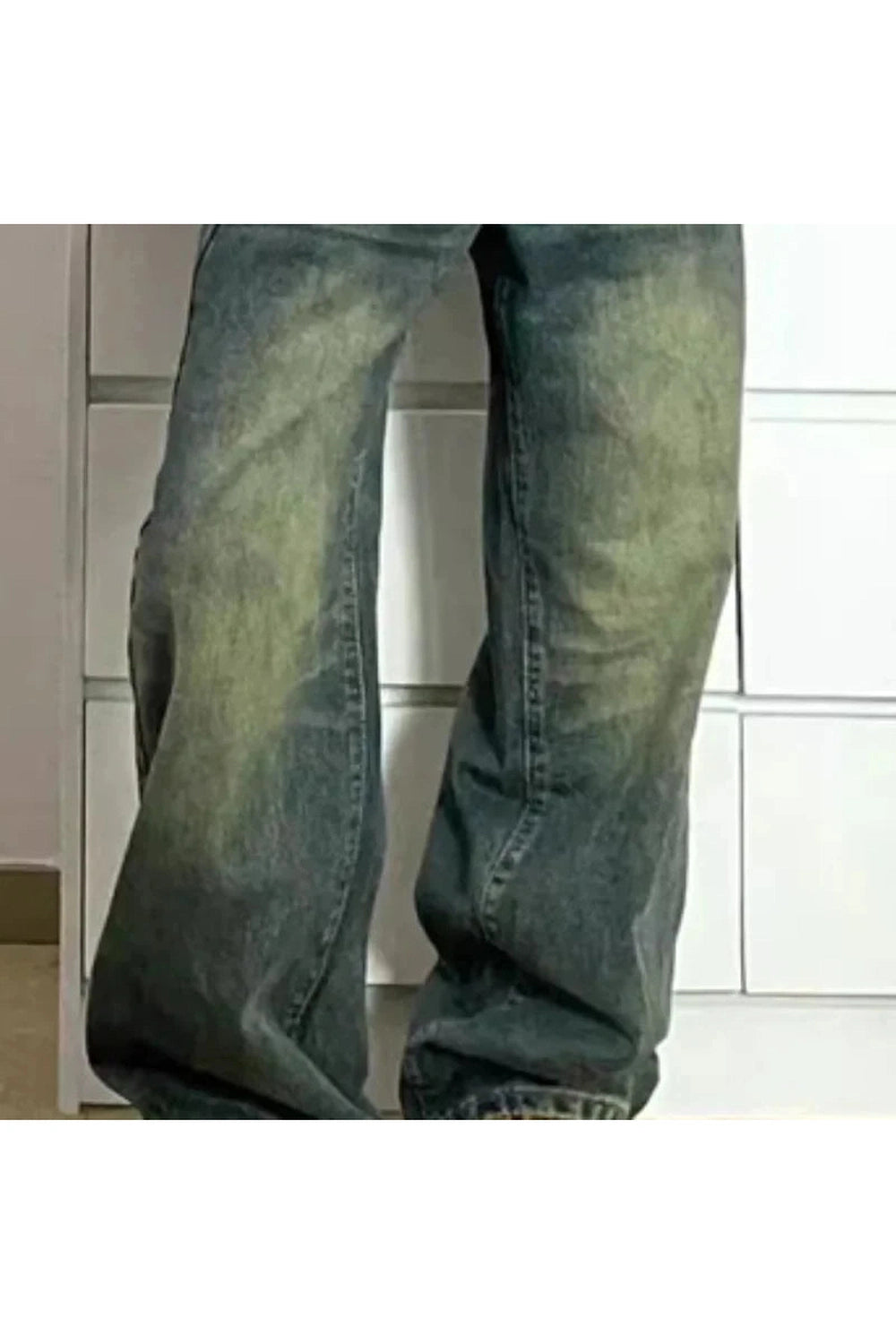 Washed Low-Rise Baggy Jeans