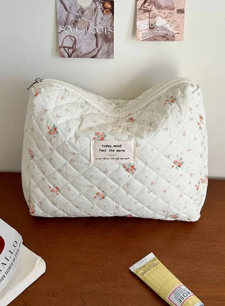 Weiche karierte Kosmetiktasche