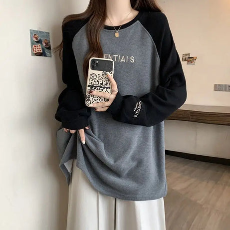 Two-Tone Raglan Oversized Sweatshirt