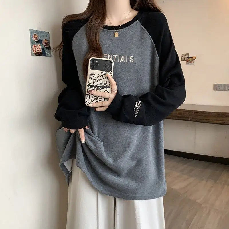Two-Tone Raglan Oversized Sweatshirt