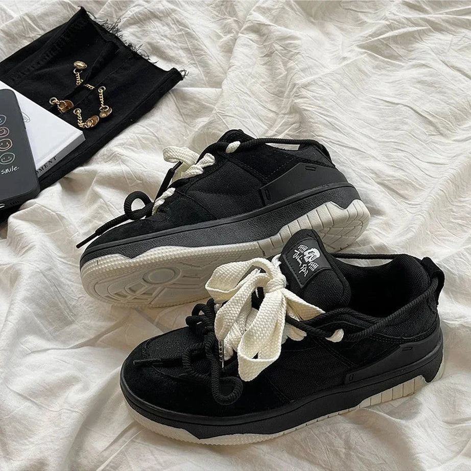 Y2k Monochrome Edge Low-Top Sneakers