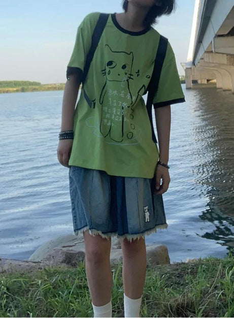 Weinendes Katzen-Gekritzel-T-Shirt