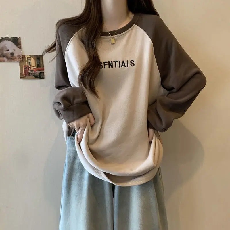 Two-Tone Raglan Oversized Sweatshirt