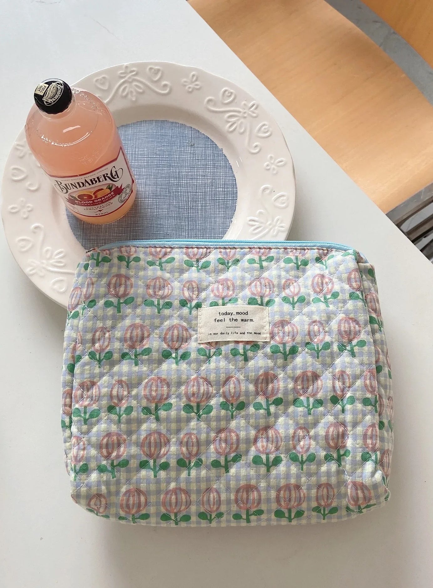 Weiche karierte Kosmetiktasche