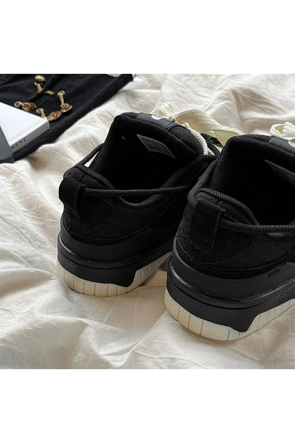 Y2k Monochrome Edge Low-Top Sneakers