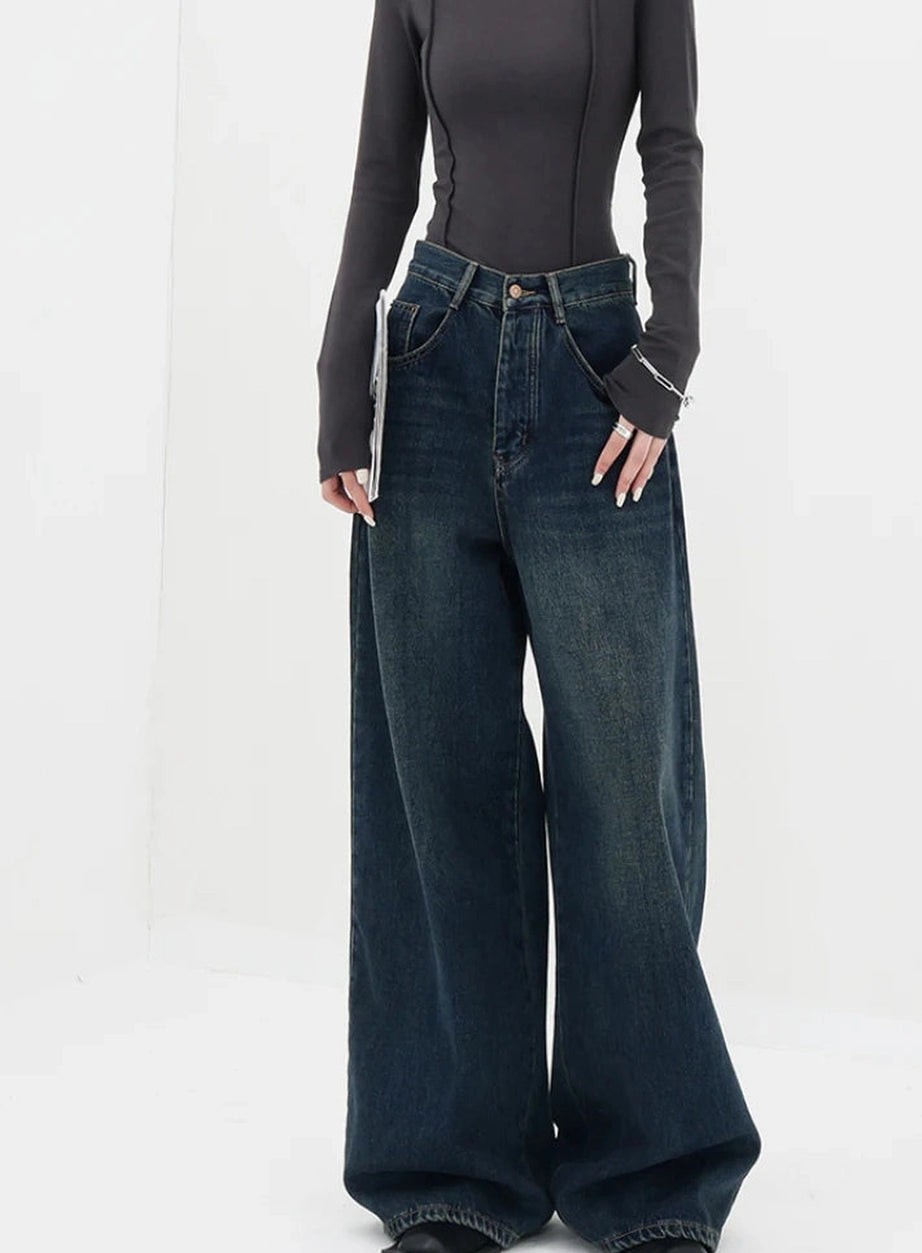 Oversized Dark Wash Wide-Leg Jeans