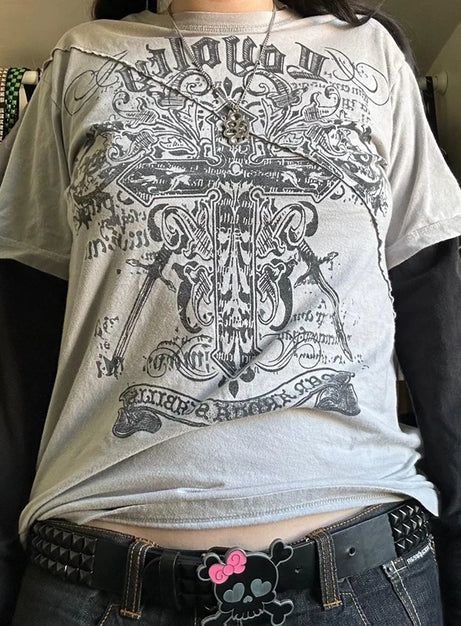 Loyalty – Gothic-T-Shirt mit Kreuzmuster