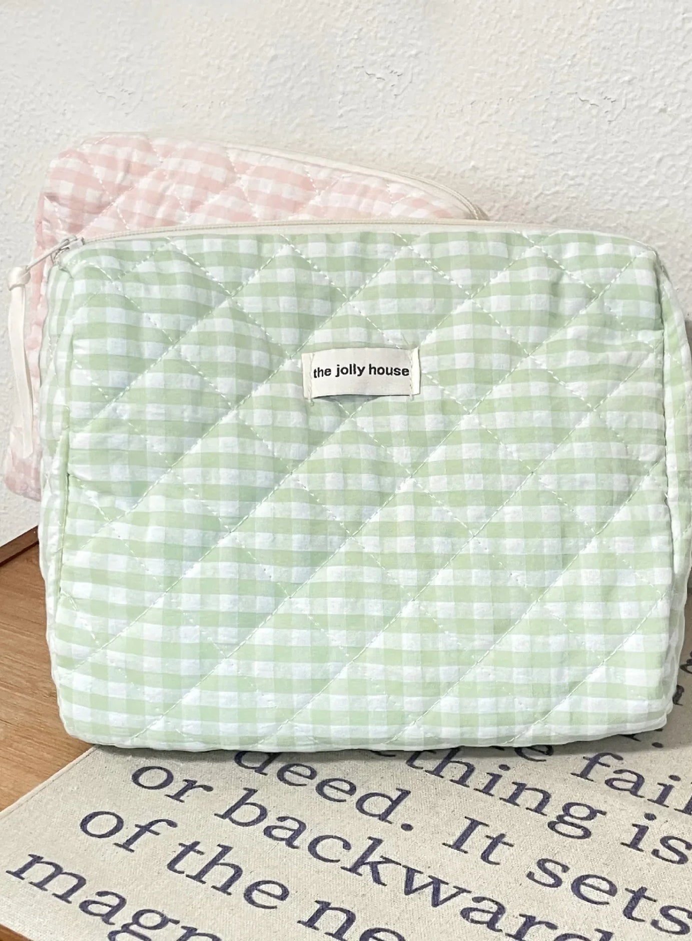 Weiche karierte Kosmetiktasche