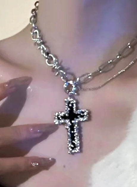 Regal Pearl Cross Choker