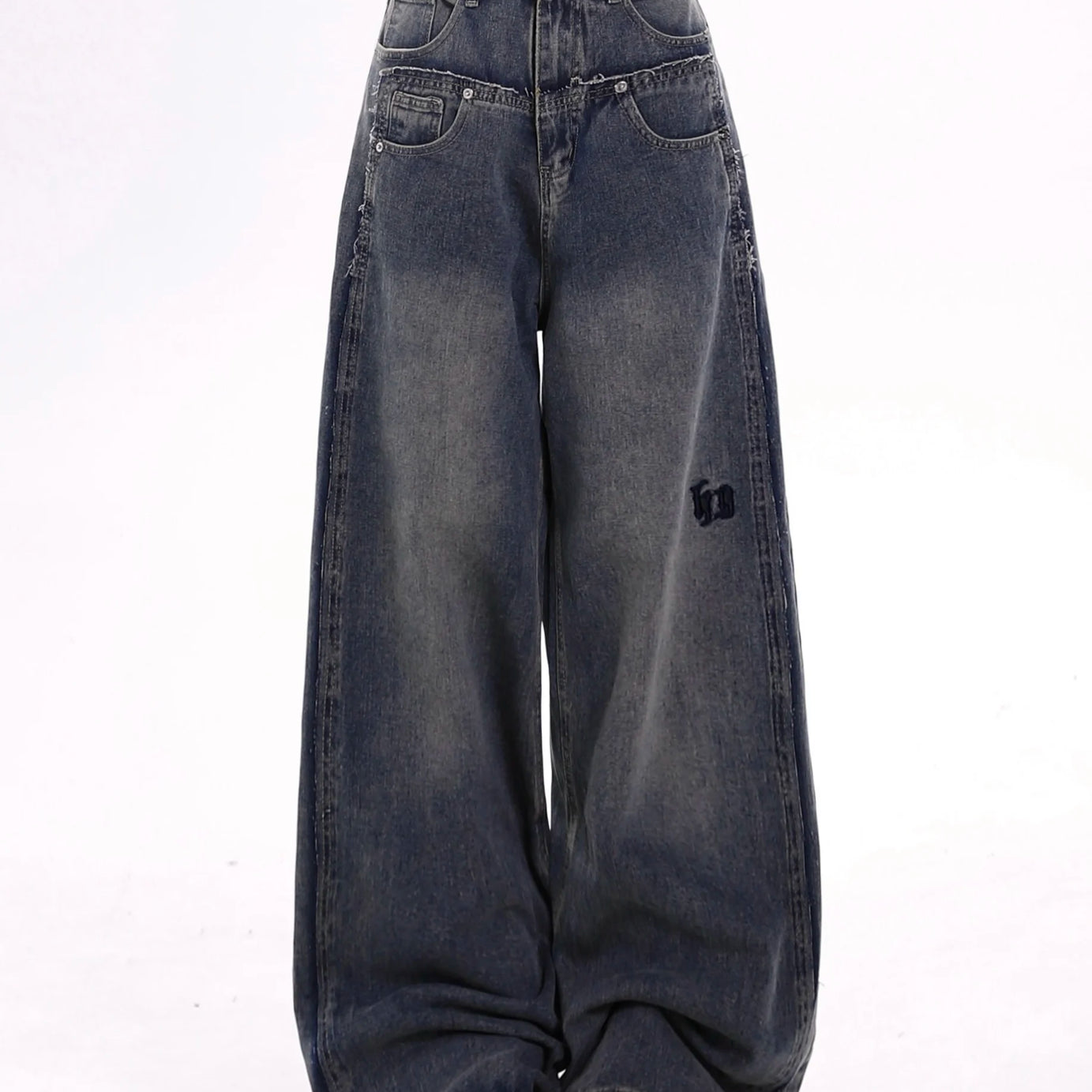 Baggy-Jeans mit extrem weitem Bein