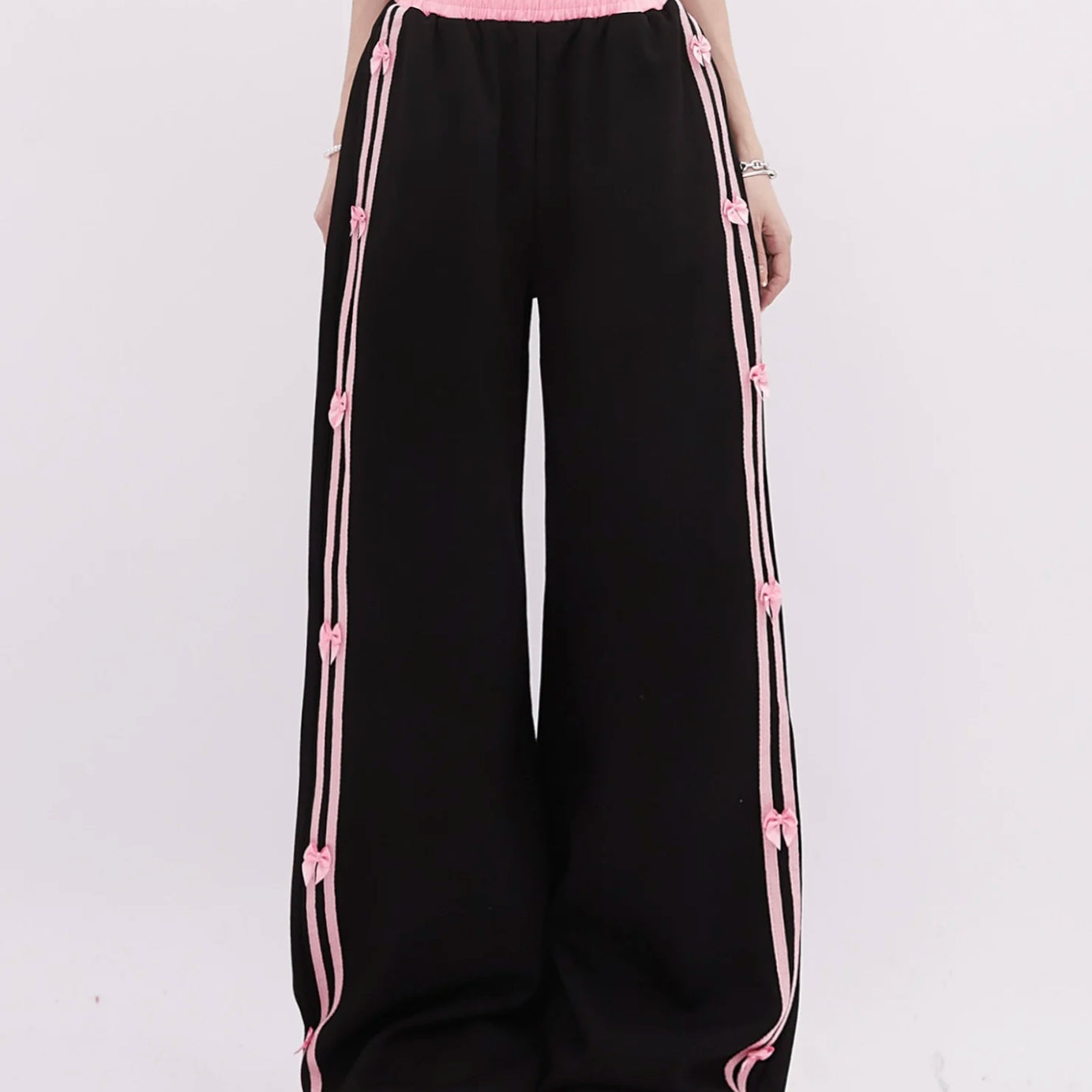 Pink-Trimmed Bow Accent Wide-Leg Pants