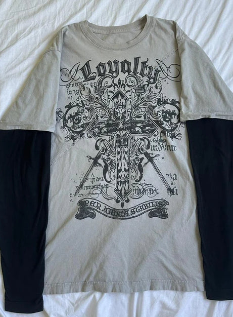 Loyalty – Gothic-T-Shirt mit Kreuzmuster