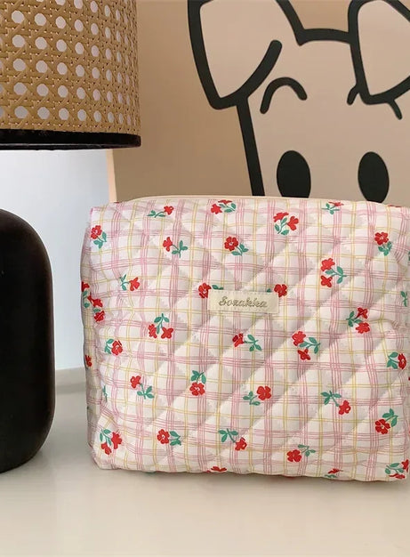 Weiche karierte Kosmetiktasche