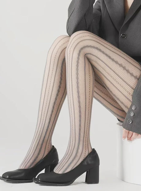 Strumpfhose mit scharlachrotem Spitzenmuster