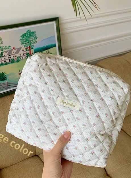 Weiche karierte Kosmetiktasche