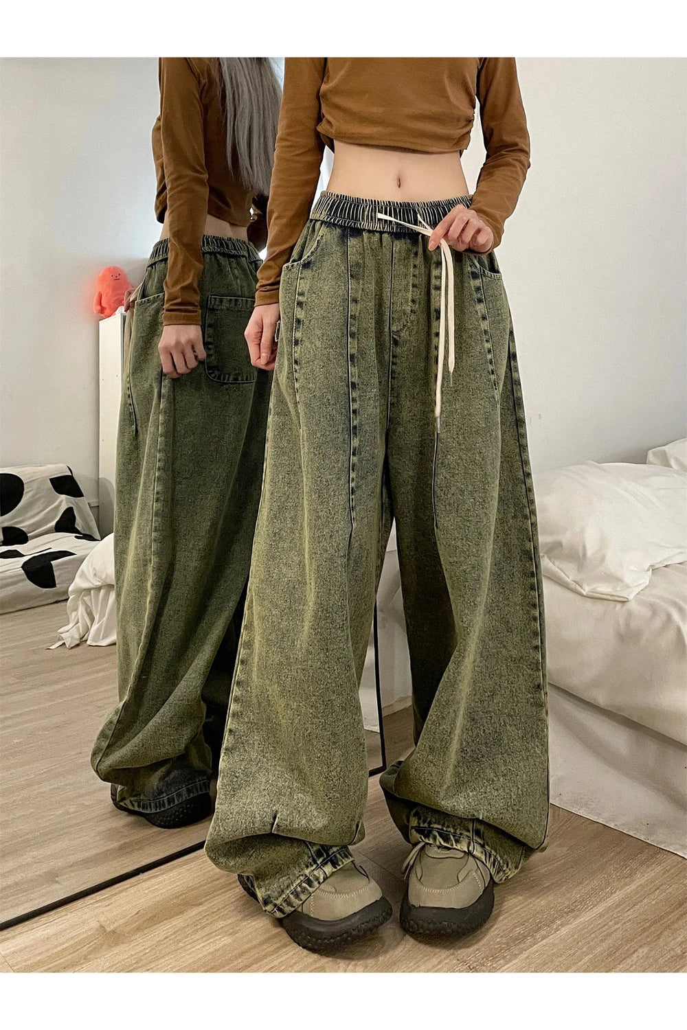 Ultra-Wide Vintage Cargo Jeans