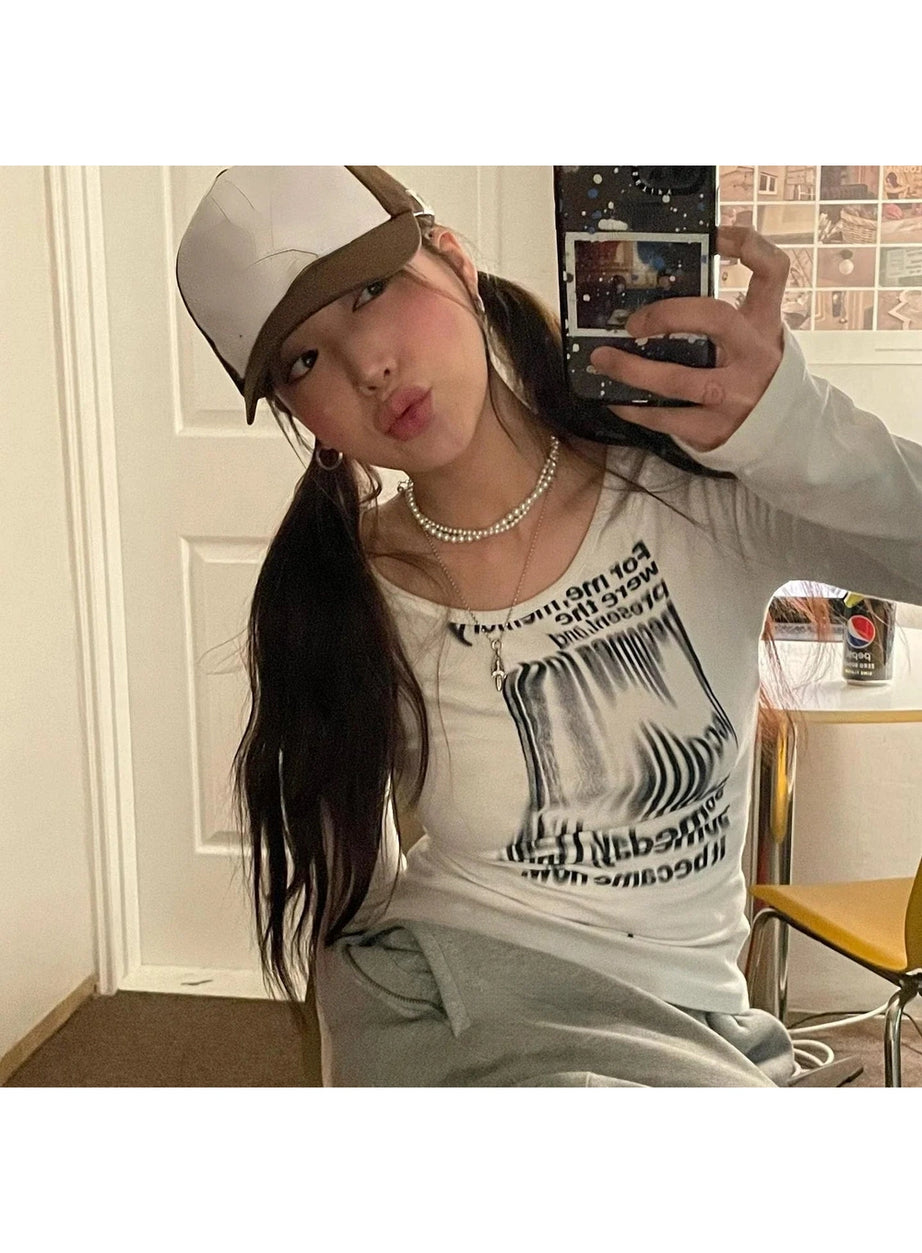 Distorted Text Print Long Sleeve Top
