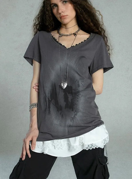 Mehrlagiges T-Shirt mit Gothic-Spitzenbesatz