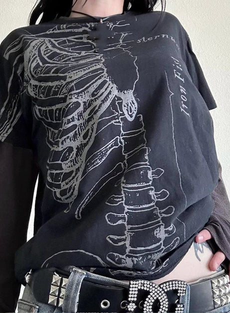 T-Shirt mit Spine-Schriftzug