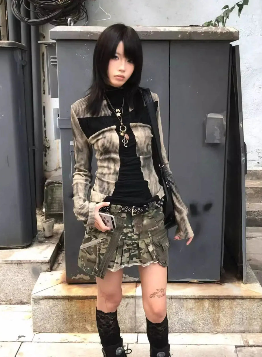 Geripptes Oberteil im Grunge-Patchwork-Stil