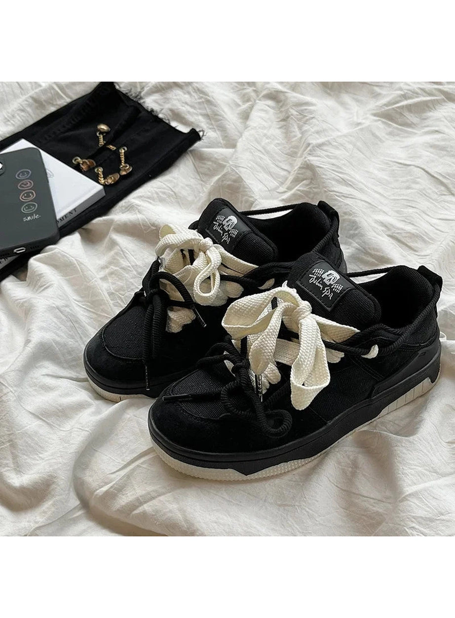 Y2k Monochrome Edge Low-Top Sneakers