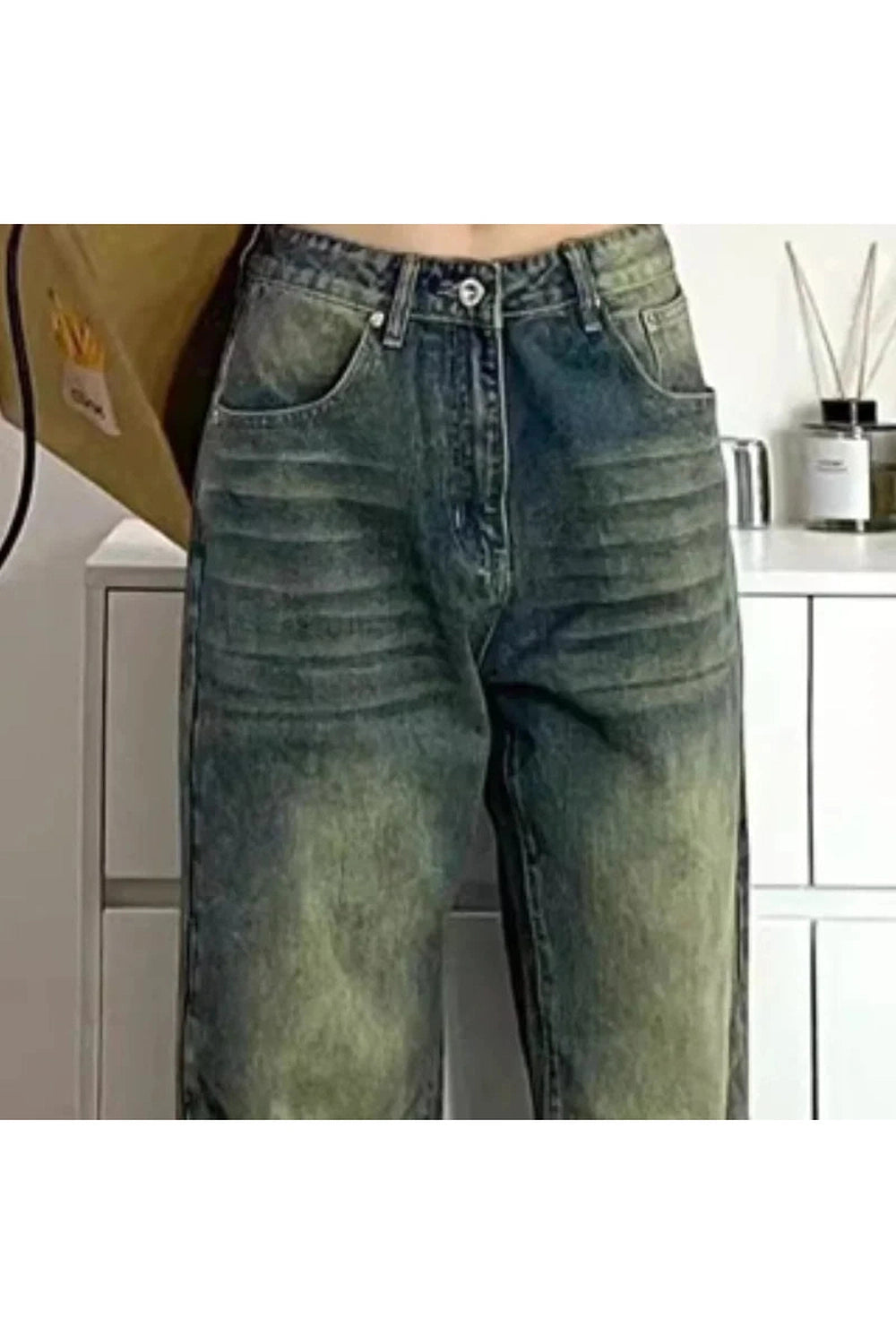 Washed Low-Rise Baggy Jeans
