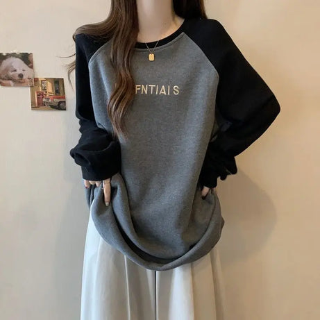 Two-Tone Raglan Oversized Sweatshirt