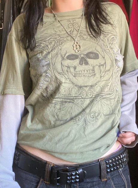 Loyalty – Gothic-T-Shirt mit Kreuzmuster