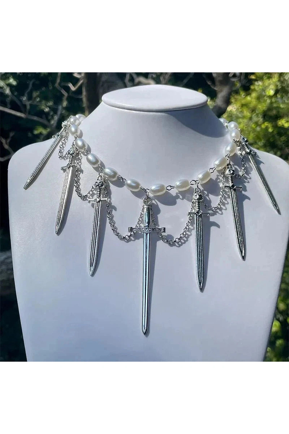 Y2k Knight’s Valor Pearl Choker