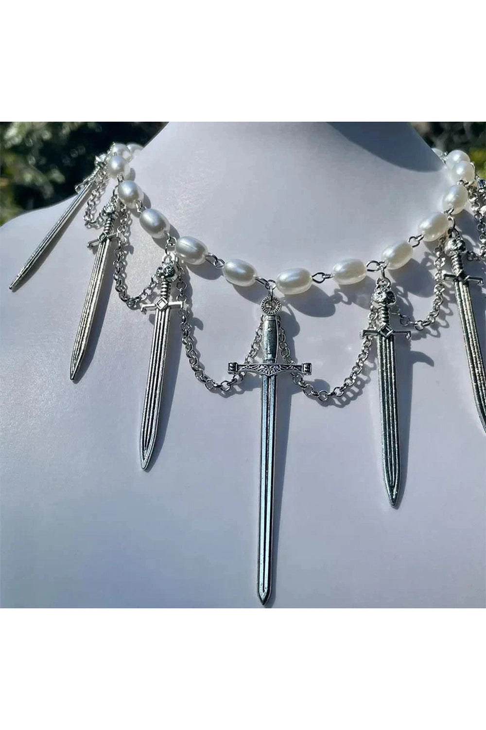 Y2k Knight’s Valor Pearl Choker