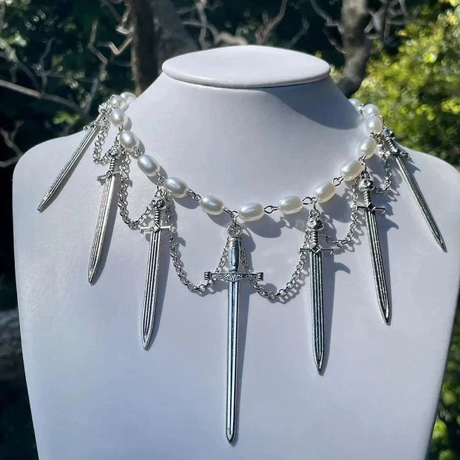 Y2k Knight’s Valor Pearl Choker