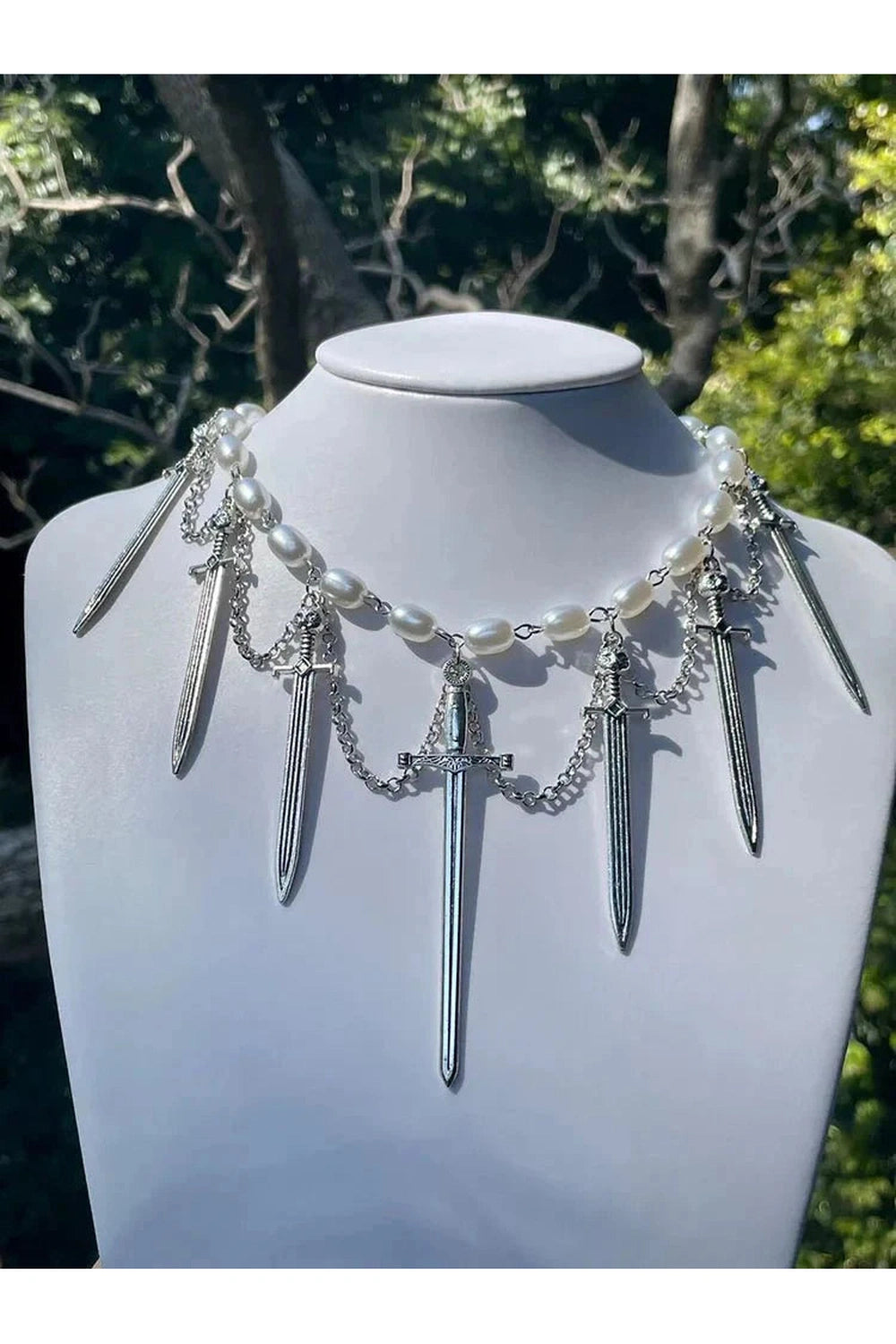 Y2k Knight’s Valor Pearl Choker