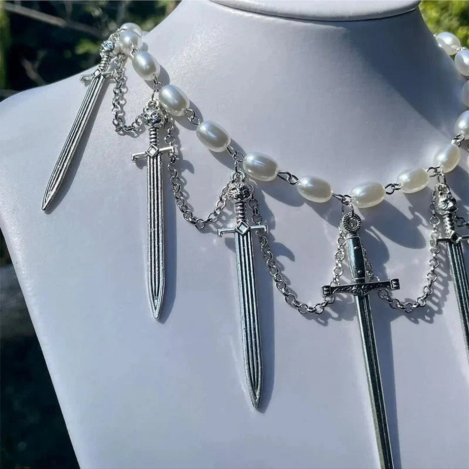 Y2k Knight’s Valor Pearl Choker