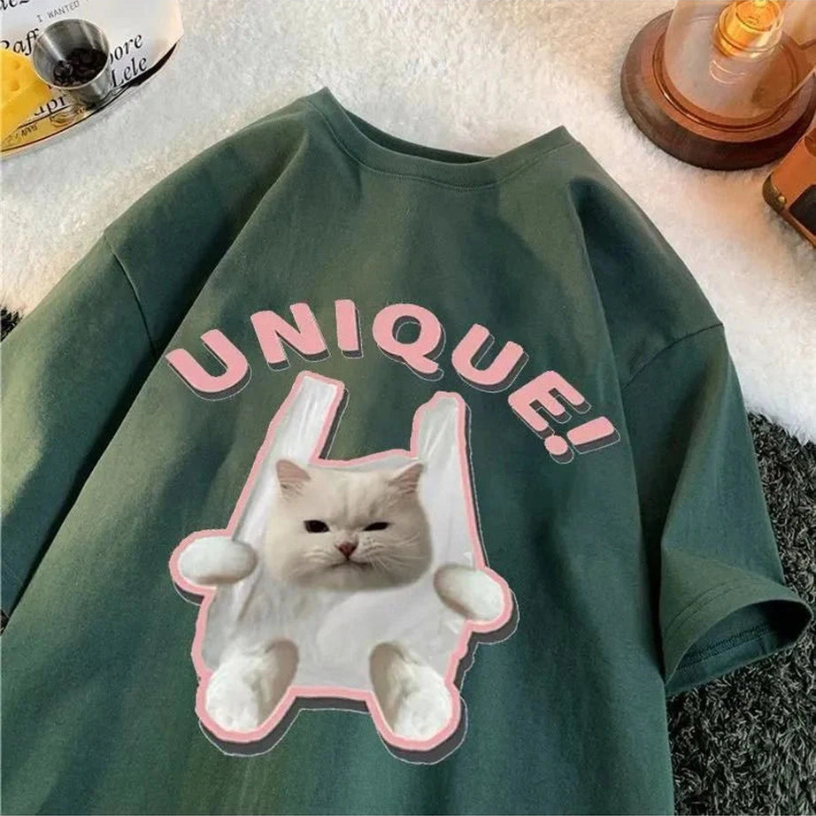 Y2k T-shirt with a cat "Unique"