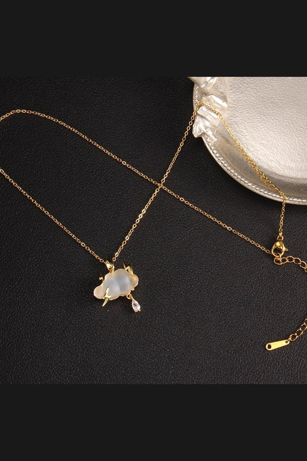 Y2k Three Point Raindrop Necklace