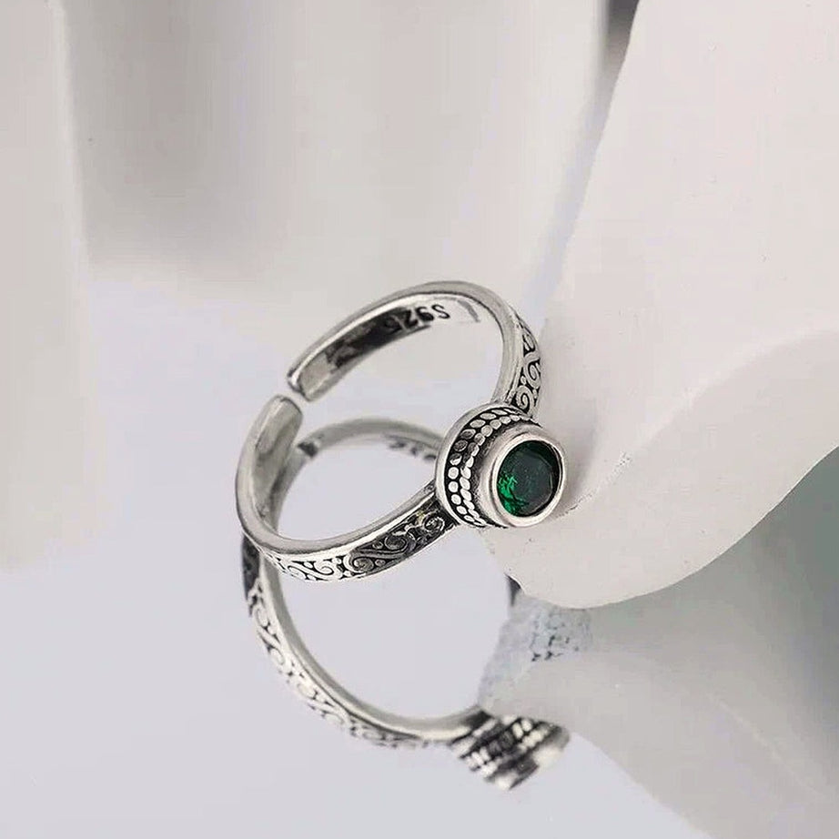 Y2k Vintage Celtic-Inspired Emerald Open Ring