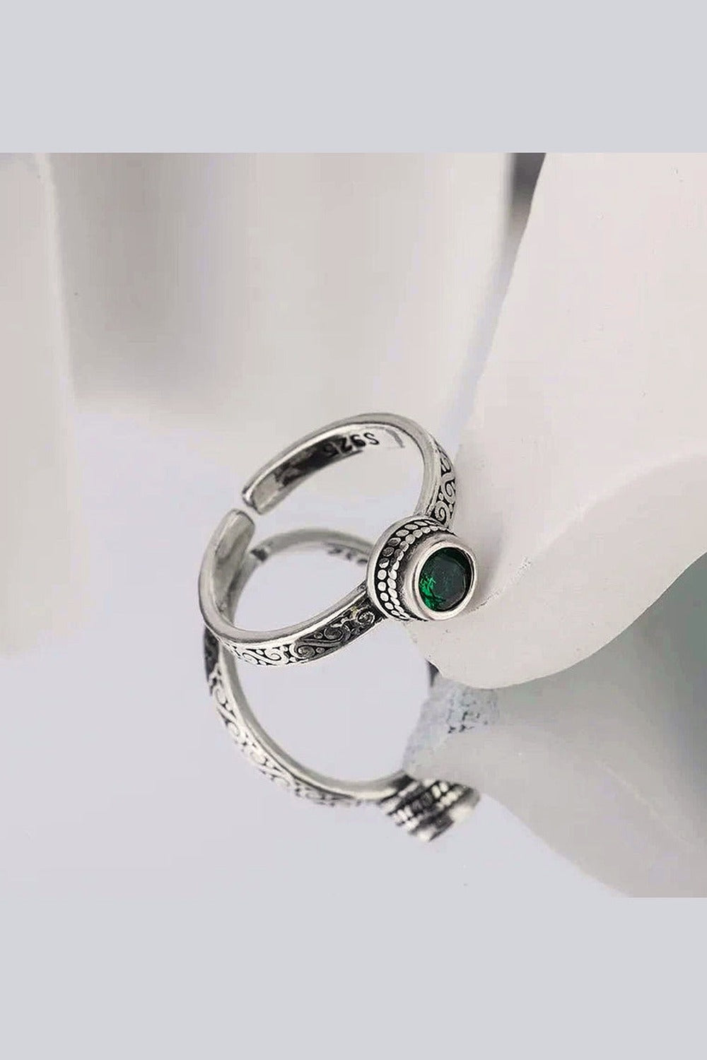 Y2k Vintage Celtic-Inspired Emerald Open Ring